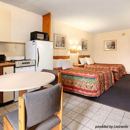 Express Inn & Suites Clearwater 皮内拉斯公园 客房 照片